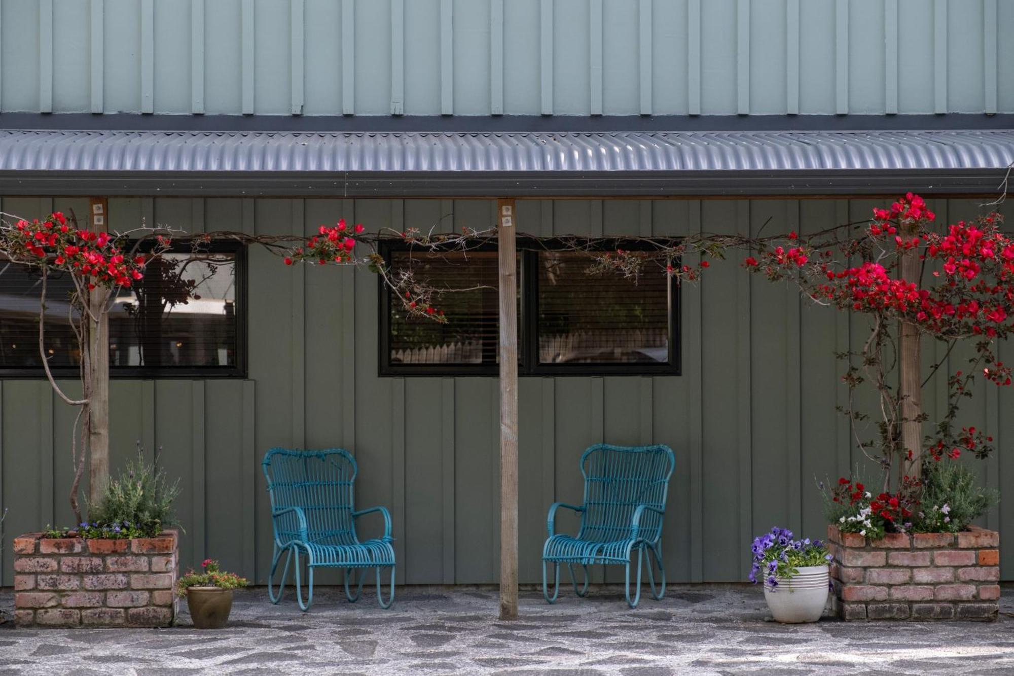 Bow Street Apartments & Cottage ラグラン エクステリア 写真